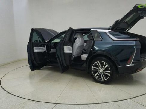 Used 2025 Cadillac Lyriq Luxury w/ LPO, Floor Liner Package RWD image 74