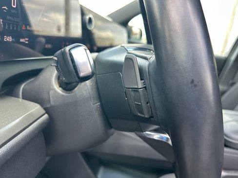 Used 2024 Chevrolet Traverse LT AWD/4WD image 39