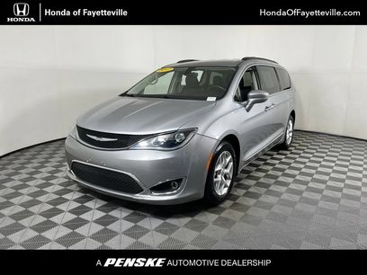 Used 2017 Chrysler Pacifica Touring-L w/ Tire & Wheel Group
