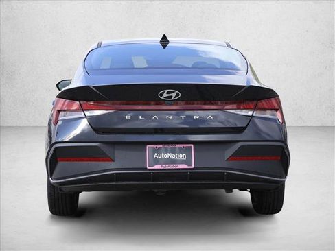 New 2026 Hyundai Elantra SE FWD image 6