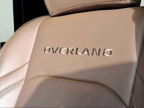 Used 2021 Jeep Gladiator Overland image 22