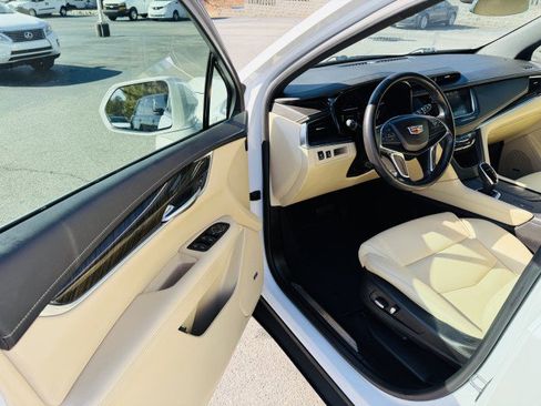 Used 2019 Cadillac XT5 FWD image 9