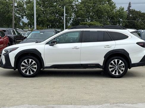 Used 2023 Subaru Outback Limited image 6