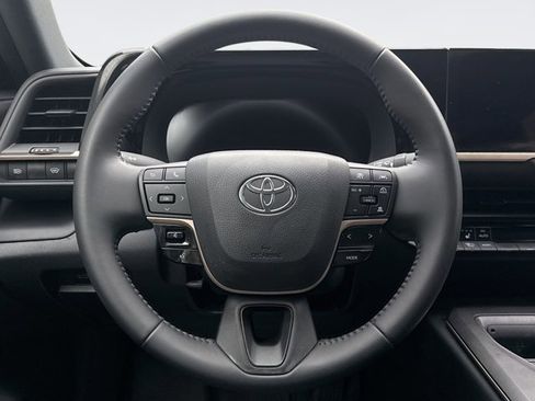 Used 2023 Toyota Crown AWD/4WD image 12