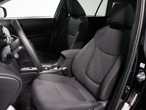 Certified 2026 Toyota Corolla Cross LE w/ Moonroof Package FWD image 26