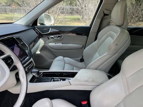 Used 2016 Volvo XC90 T6 Momentum w/ Momentum Plus Package image 45