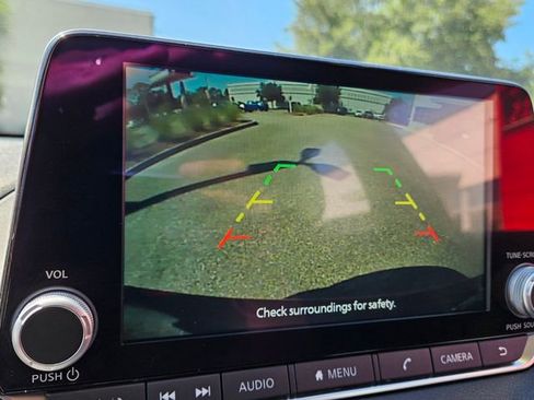 Used 2023 Nissan Sentra SV image 28