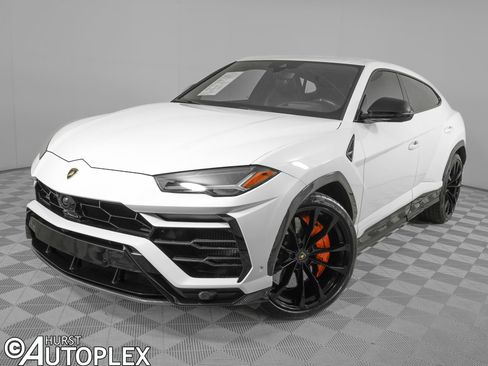 Used 2021 Lamborghini Urus image 1