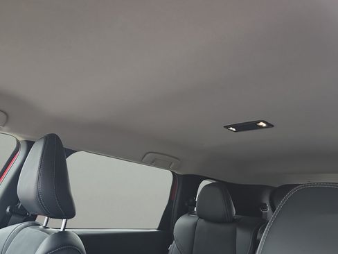 Used 2025 Mitsubishi Outlander SE FWD image 15