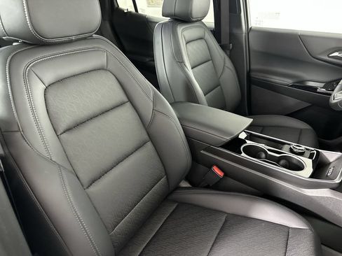 New 2026 Chevrolet Equinox LT w/ Convenience Package II FWD image 27