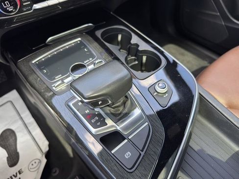 Used 2018 Audi Q7 3.0T Prestige AWD/4WD image 39
