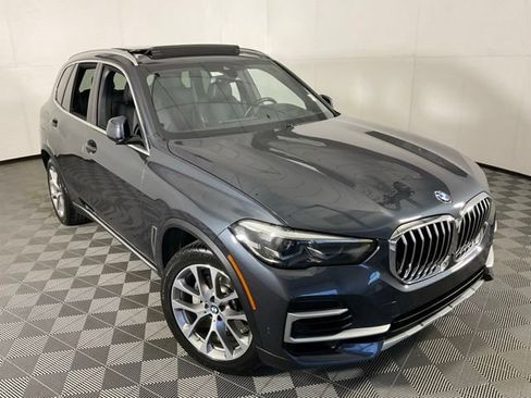 Used 2022 BMW X5 xDrive40i w/ Premium Package AWD/4WD image 44
