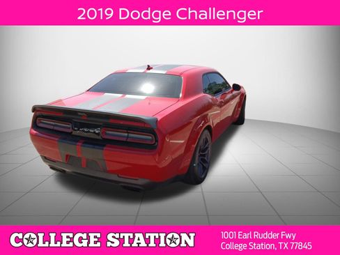 Used 2019 Dodge Challenger SRT Hellcat RWD image 2