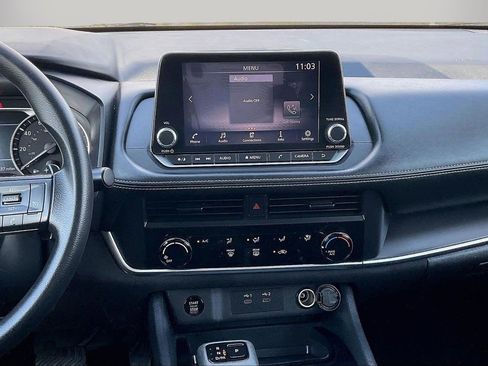 Used 2024 Nissan Rogue S image 13