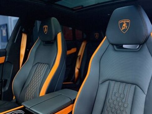 Used 2025 Lamborghini Urus SE AWD/4WD image 15