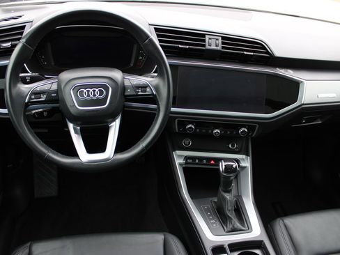Used 2022 Audi Q3 2.0T Premium w/ Convenience Package image 11