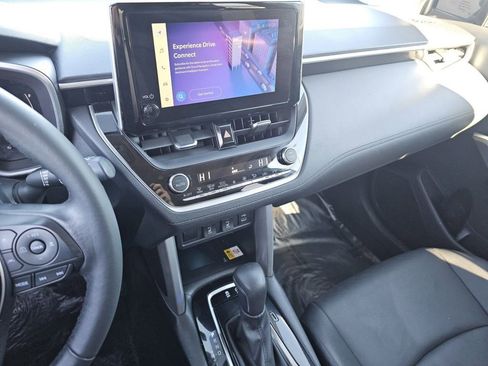 Used 2023 Toyota Corolla Cross XLE w/ Convenience Package image 31