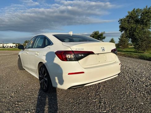 Used 2024 Honda Civic EX image 9