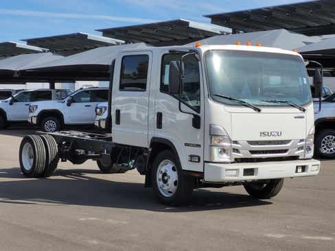 New 2026 Isuzu NPR image 2