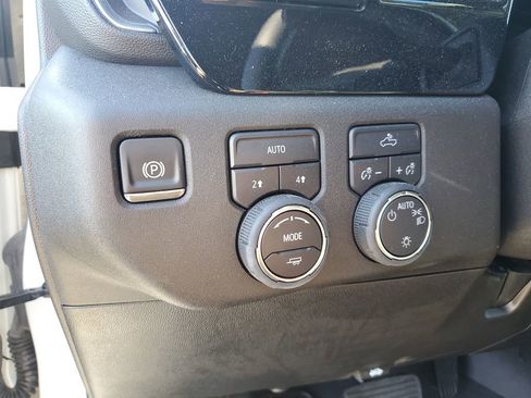 Used 2025 Chevrolet Silverado 1500 LT image 22