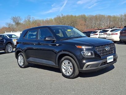 Used 2022 Hyundai Venue SE w/ Cargo Package