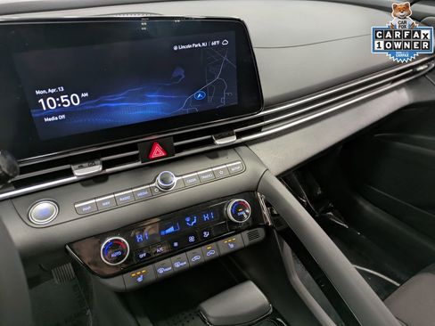 Used 2023 Hyundai Elantra SEL w/ Convenience Package image 11