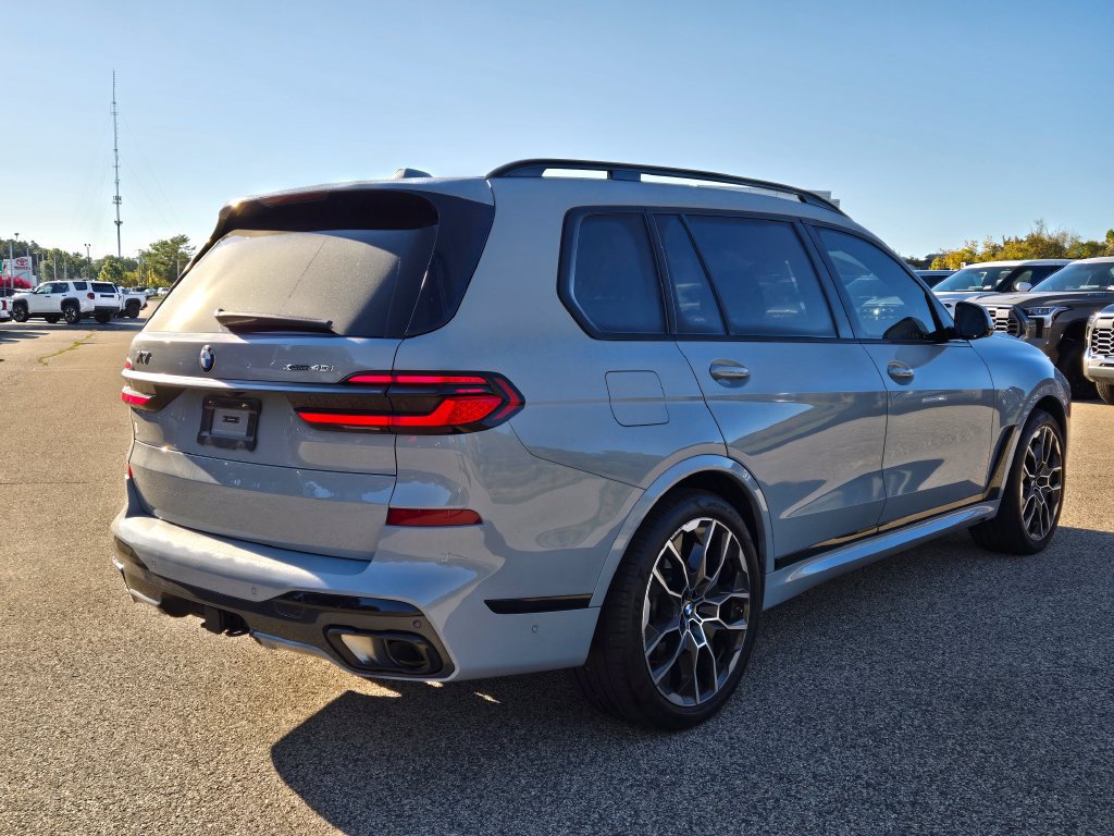 Used 2024 BMW X7 xDrive40i w/ M Sport Package AWD/4WD image 6