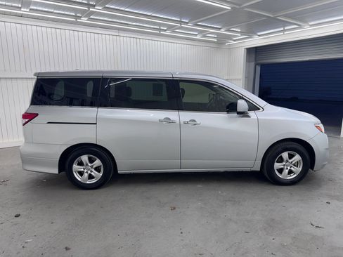 Used 2013 Nissan Quest SV w/ Leather Pkg image 4