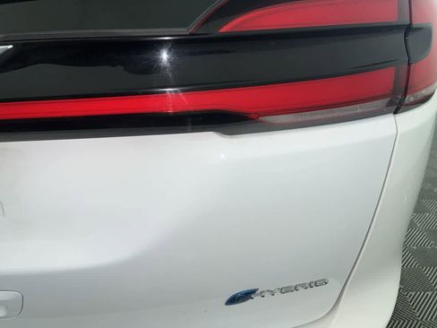 Used 2023 Chrysler Pacifica Touring-L image 12