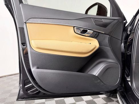 Used 2021 Volvo XC90 T6 Inscription w/ Advanced Package image 28