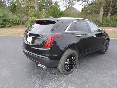 New 2026 Cadillac XT5 Luxury w/ LPO, ONYX Package image 5