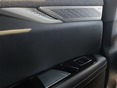 New 2025 Cadillac Optiq Sport 1 image 18