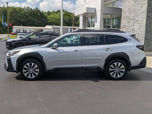 Used 2025 Subaru Outback Touring XT AWD/4WD image 6