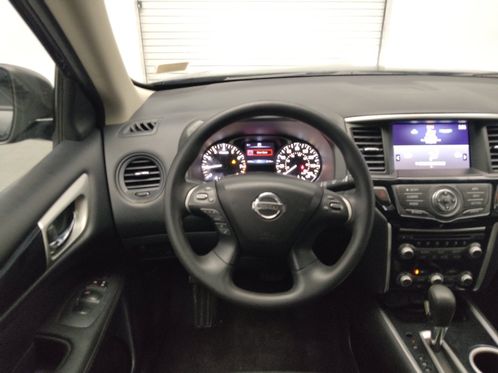 Used 2020 Nissan Pathfinder S FWD image 22