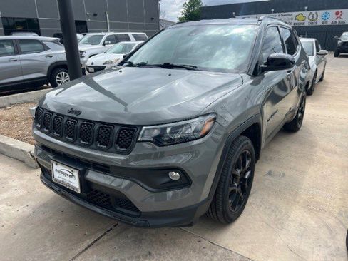 Used 2023 Jeep Compass Altitude image 1