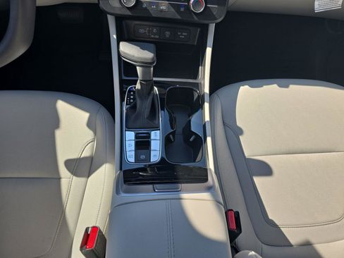 Certified 2025 Hyundai Tucson SE FWD image 18