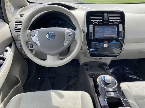 Used 2013 Nissan Leaf SV w/ LED & Quick Charge Pkg image 9
