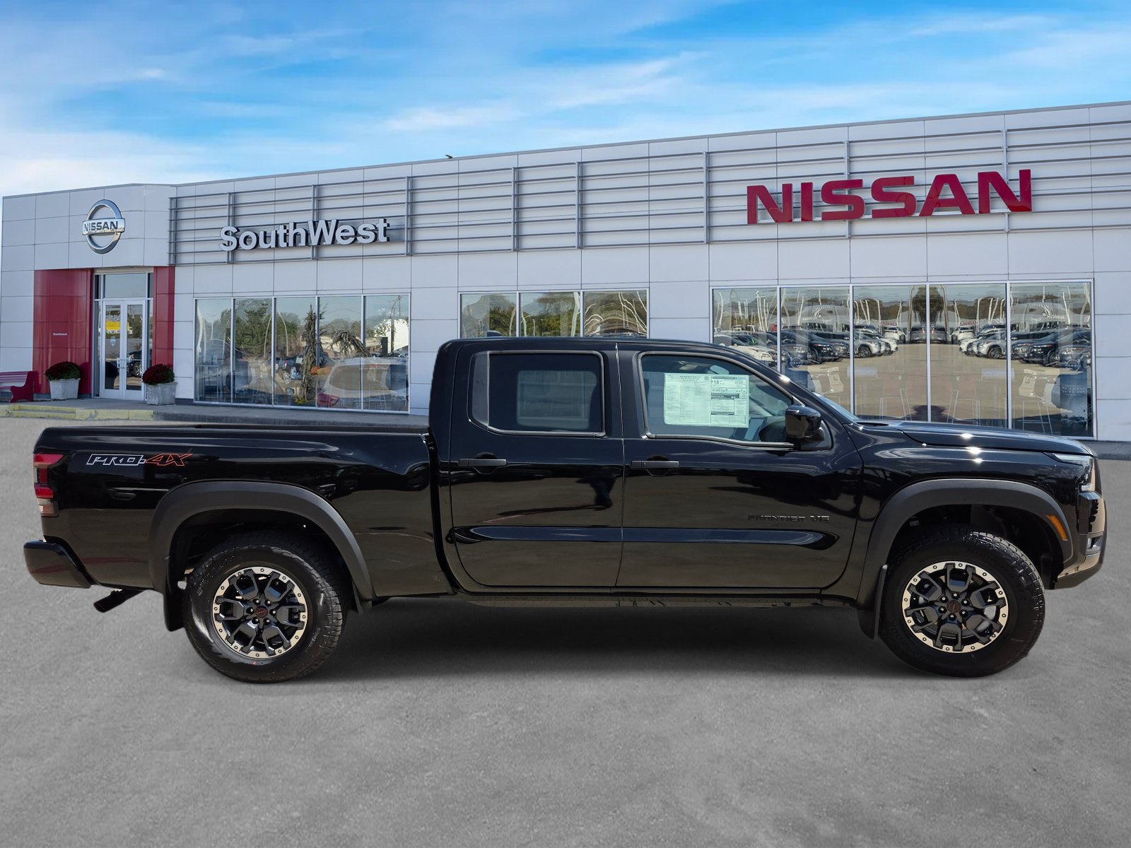 New 2027 Nissan Frontier PRO-4X w/ Pro Convenience Package AWD/4WD image 4