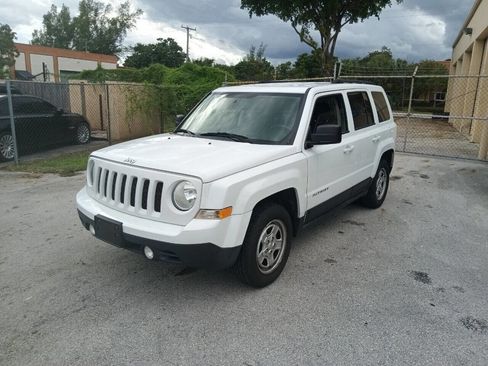 Used 2017 Jeep Patriot Sport w/ Power Value Group image 3