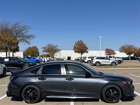 Used 2023 Honda Civic Sport image 3