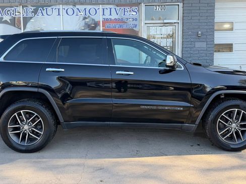 Used 2018 Jeep Grand Cherokee Limited image 2