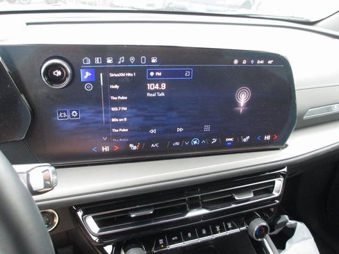 Used 2024 Chevrolet Traverse LS image 24