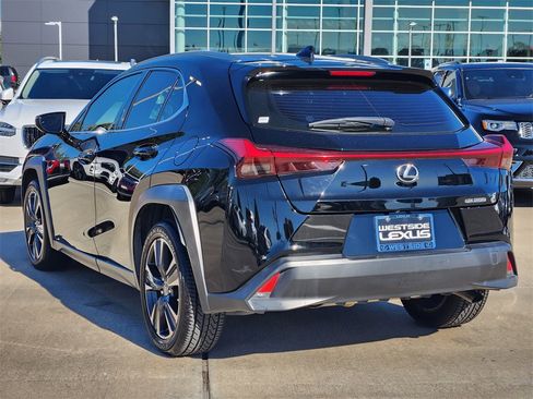 Used 2019 Lexus UX 200 image 5