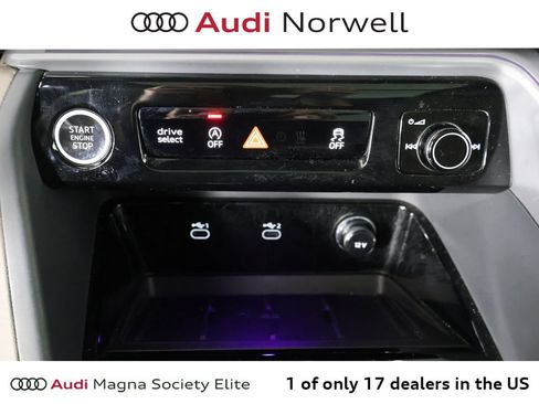 Used 2025 Audi Q5 Premium Plus w/ Premium Plus AWD/4WD image 6