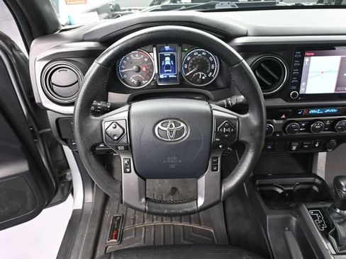 Used 2020 Toyota Tacoma TRD Sport AWD/4WD image 23