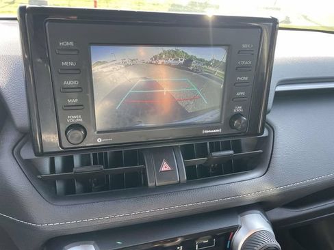 Used 2021 Toyota RAV4 LE AWD/4WD image 35