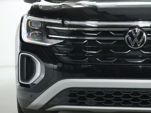 Certified 2024 Volkswagen Atlas Peak Edition SE AWD/4WD image 7