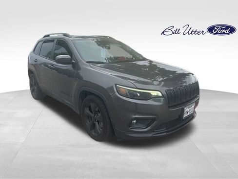 Used 2021 Jeep Cherokee Latitude Plus image 3