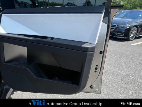 Used 2024 Tesla Cybertruck AWD Crew Cab image 28