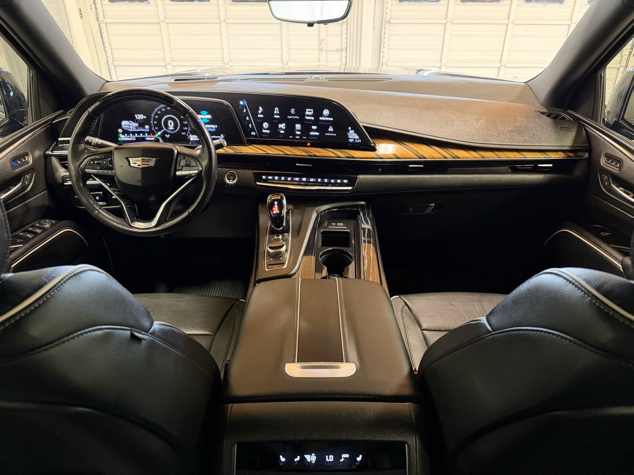 Used 2023 Cadillac Escalade ESV Sport AWD/4WD image 25